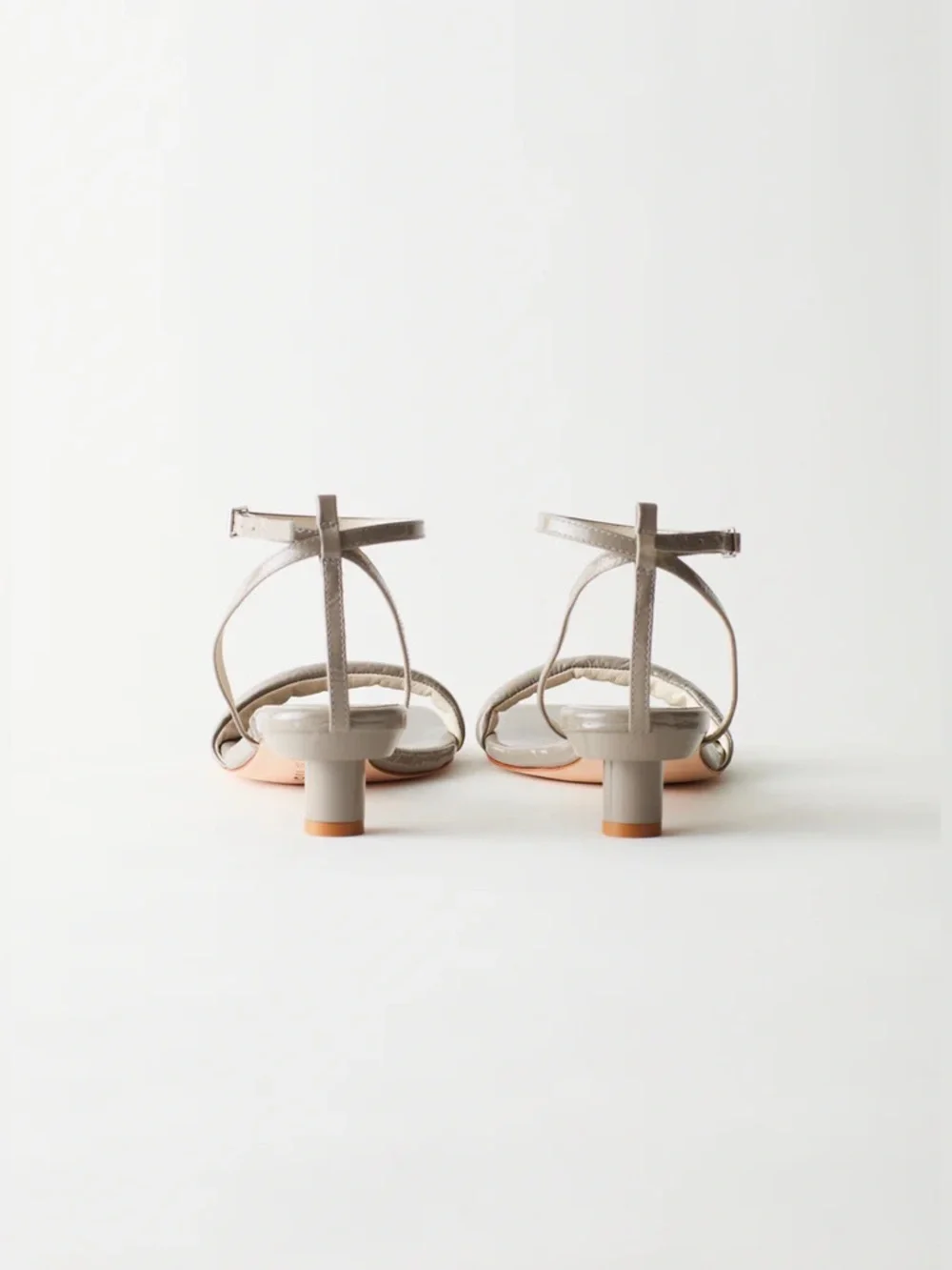 Ola Sandal - Picture 5 of 8